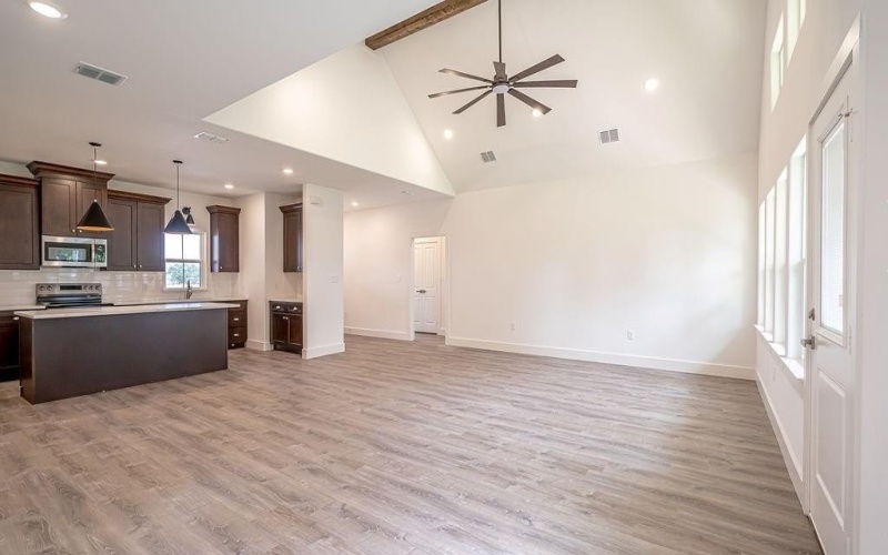 2112 Salina Circle, Granbury, TX 76048, 3 Bedrooms Bedrooms, ,2 BathroomsBathrooms,Residential,For Sale,2112 Salina Circle,20935955