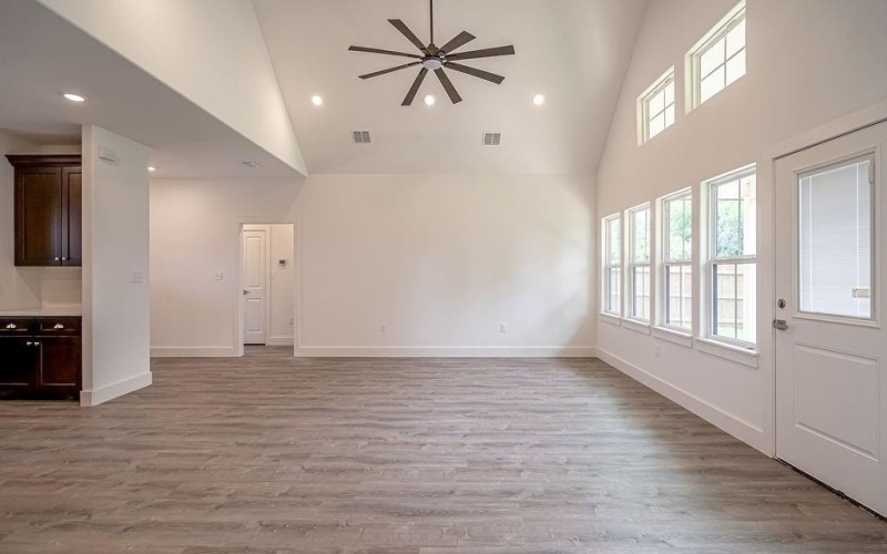 2112 Salina Circle, Granbury, TX 76048, 3 Bedrooms Bedrooms, ,2 BathroomsBathrooms,Residential,For Sale,2112 Salina Circle,20935955