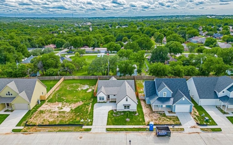 2112 Salina Circle, Granbury, TX 76048, 3 Bedrooms Bedrooms, ,2 BathroomsBathrooms,Residential,For Sale,2112 Salina Circle,20935955