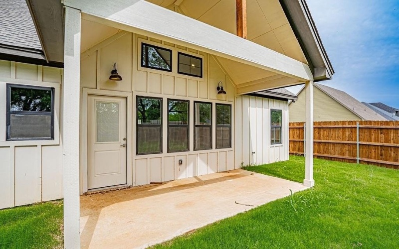 2112 Salina Circle, Granbury, TX 76048, 3 Bedrooms Bedrooms, ,2 BathroomsBathrooms,Residential,For Sale,2112 Salina Circle,20935955