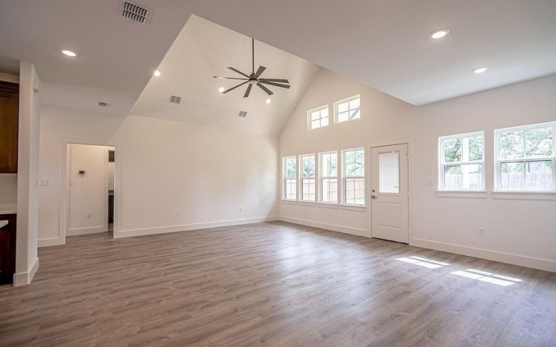 2112 Salina Circle, Granbury, TX 76048, 3 Bedrooms Bedrooms, ,2 BathroomsBathrooms,Residential,For Sale,2112 Salina Circle,20935955