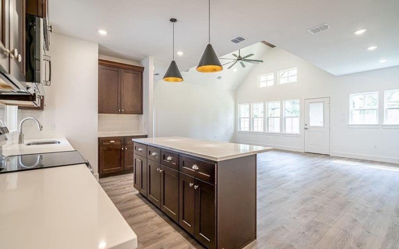 2112 Salina Circle, Granbury, TX 76048, 3 Bedrooms Bedrooms, ,2 BathroomsBathrooms,Residential,For Sale,2112 Salina Circle,20935955
