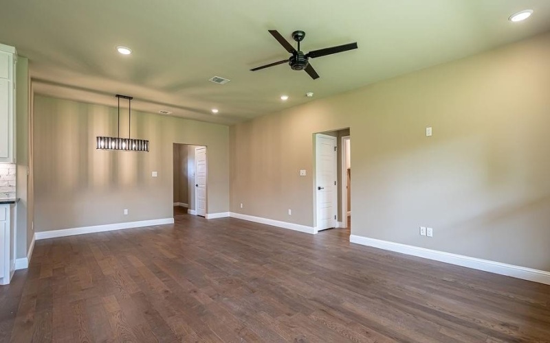 2208 Salina Circle, Granbury, TX 76048, 3 Bedrooms Bedrooms, ,2 BathroomsBathrooms,Residential,For Sale,2208 Salina Circle,20936023