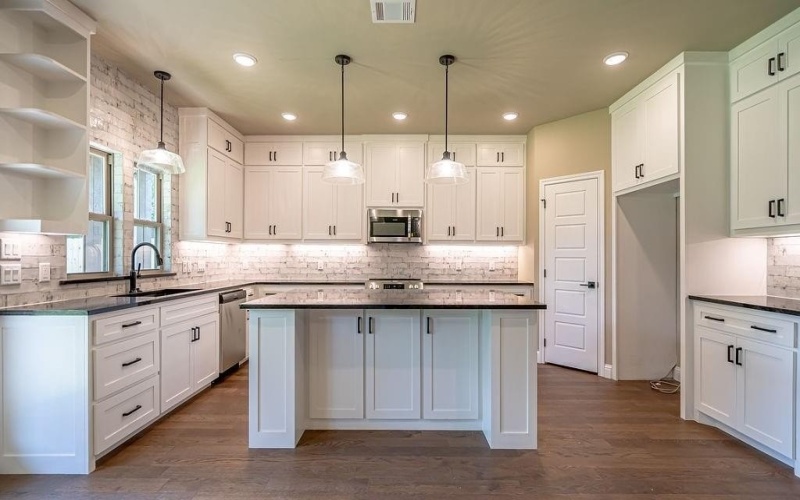 2208 Salina Circle, Granbury, TX 76048, 3 Bedrooms Bedrooms, ,2 BathroomsBathrooms,Residential,For Sale,2208 Salina Circle,20936023
