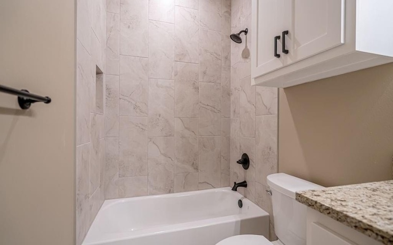 2208 Salina Circle, Granbury, TX 76048, 3 Bedrooms Bedrooms, ,2 BathroomsBathrooms,Residential,For Sale,2208 Salina Circle,20936023