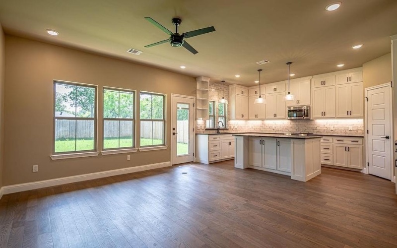 2208 Salina Circle, Granbury, TX 76048, 3 Bedrooms Bedrooms, ,2 BathroomsBathrooms,Residential,For Sale,2208 Salina Circle,20936023