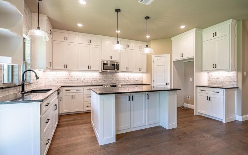 2208 Salina Circle, Granbury, TX 76048, 3 Bedrooms Bedrooms, ,2 BathroomsBathrooms,Residential,For Sale,2208 Salina Circle,20936023