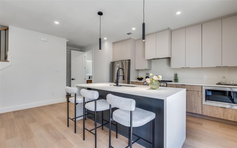 7304 Flyers Way, Dallas, TX 75235, 3 Habitaciones Habitaciones , ,2 BañosBaños,Residential,En Venta,7304 Flyers Way,20936406