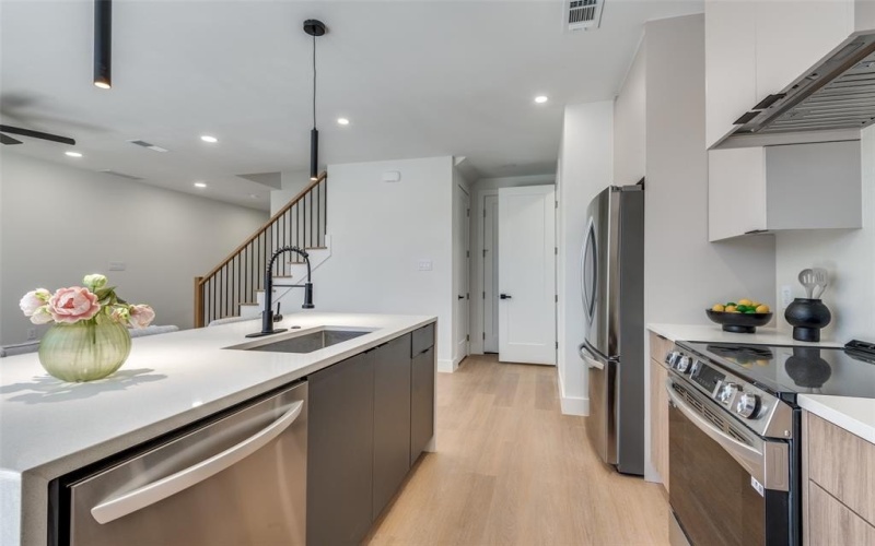 7304 Flyers Way, Dallas, TX 75235, 3 Habitaciones Habitaciones , ,2 BañosBaños,Residential,En Venta,7304 Flyers Way,20936406