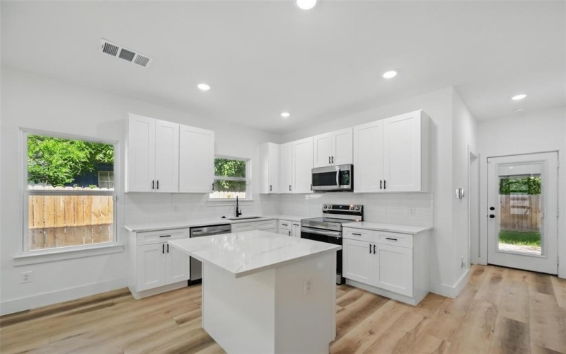 2927 Valentine Street, Dallas, TX 75215, 3 Bedrooms Bedrooms, ,2 BathroomsBathrooms,Residential,For Sale,2927 Valentine Street,20935331