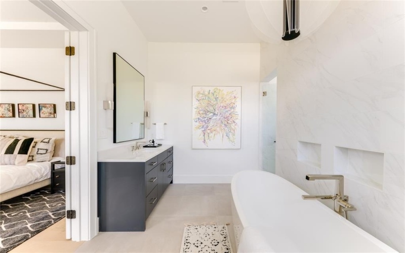 9895 Kingsway Avenue, Dallas, TX 75230, 3 Bedrooms Bedrooms, ,3 BathroomsBathrooms,Residential,For Sale,9895 Kingsway Avenue,20937576