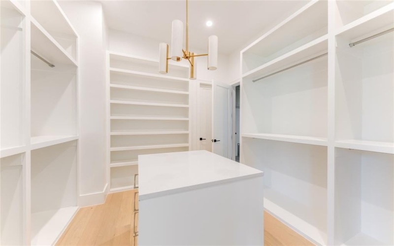 9895 Kingsway Avenue, Dallas, TX 75230, 3 Bedrooms Bedrooms, ,3 BathroomsBathrooms,Residential,For Sale,9895 Kingsway Avenue,20937576