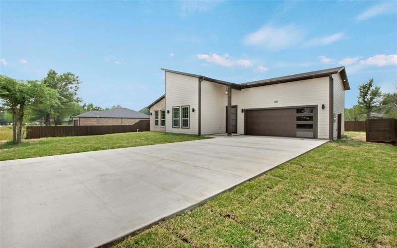 209 Pearl Harbor Street, Tool, TX 75143, 4 Habitaciones Habitaciones , ,2 BañosBaños,Residential,En Venta,209 Pearl Harbor Street,20938463