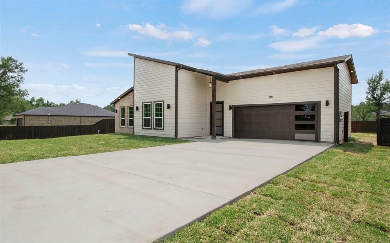 209 Pearl Harbor Street, Tool, TX 75143, 4 Habitaciones Habitaciones , ,2 BañosBaños,Residential,En Venta,209 Pearl Harbor Street,20938463