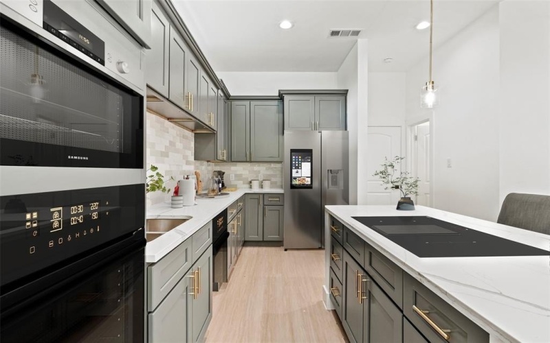 2524 Jeffries Street, Dallas, TX 75215, 3 Bedrooms Bedrooms, ,2 BathroomsBathrooms,Residential,For Sale,2524 Jeffries Street,20938493