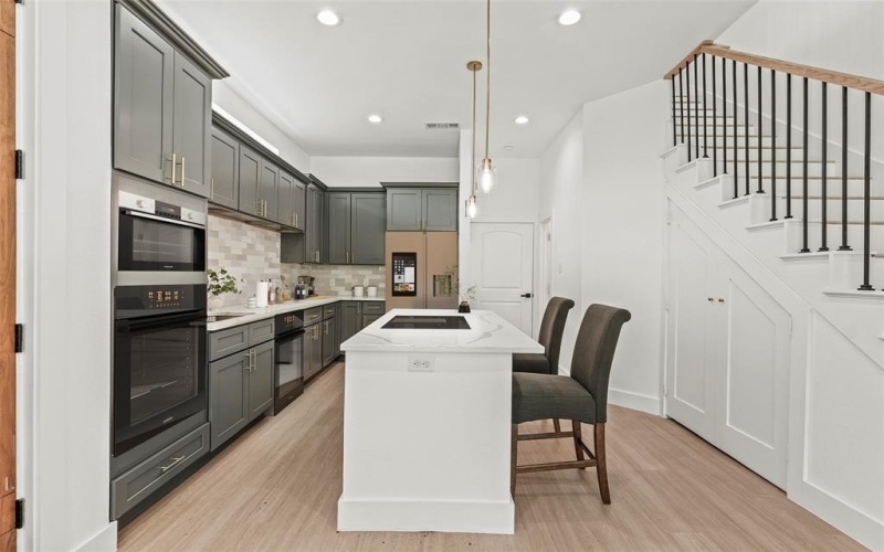 2524 Jeffries Street, Dallas, TX 75215, 3 Bedrooms Bedrooms, ,2 BathroomsBathrooms,Residential,For Sale,2524 Jeffries Street,20938493