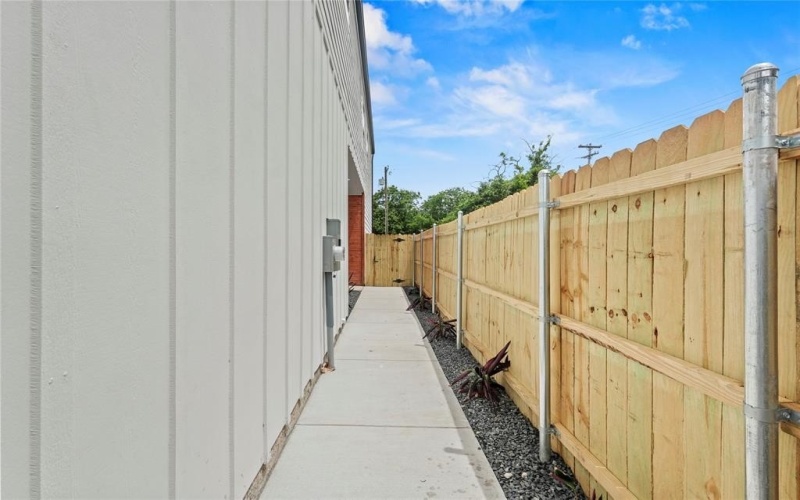2524 Jeffries Street, Dallas, TX 75215, 3 Bedrooms Bedrooms, ,2 BathroomsBathrooms,Residential,For Sale,2524 Jeffries Street,20938493