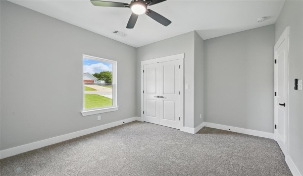 2734 W Washington Street, Denison, TX 75020, 3 Habitaciones Habitaciones , ,2 BañosBaños,Residential,En Venta,2734 W Washington Street,20937946