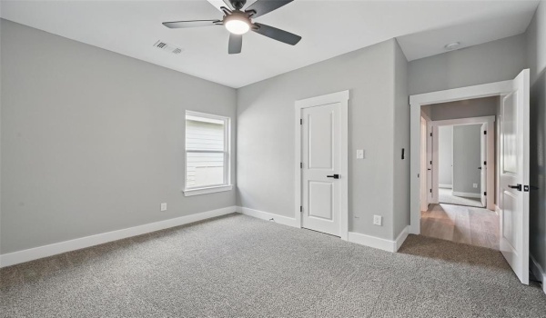2734 W Washington Street, Denison, TX 75020, 3 Habitaciones Habitaciones , ,2 BañosBaños,Residential,En Venta,2734 W Washington Street,20937946