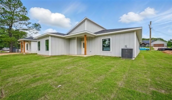 2734 W Washington Street, Denison, TX 75020, 3 Habitaciones Habitaciones , ,2 BañosBaños,Residential,En Venta,2734 W Washington Street,20937946
