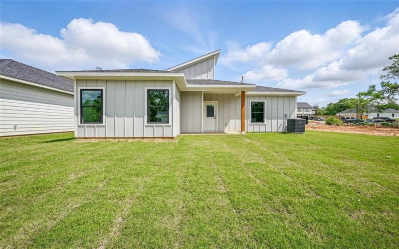 2734 W Washington Street, Denison, TX 75020, 3 Habitaciones Habitaciones , ,2 BañosBaños,Residential,En Venta,2734 W Washington Street,20937946