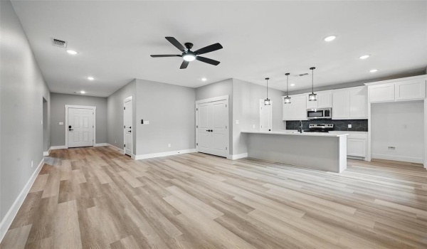 2734 W Washington Street, Denison, TX 75020, 3 Habitaciones Habitaciones , ,2 BañosBaños,Residential,En Venta,2734 W Washington Street,20937946