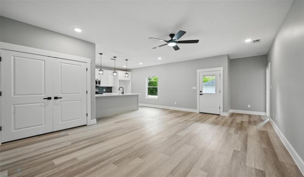 2734 W Washington Street, Denison, TX 75020, 3 Habitaciones Habitaciones , ,2 BañosBaños,Residential,En Venta,2734 W Washington Street,20937946