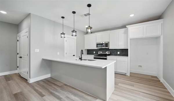 2734 W Washington Street, Denison, TX 75020, 3 Habitaciones Habitaciones , ,2 BañosBaños,Residential,En Venta,2734 W Washington Street,20937946