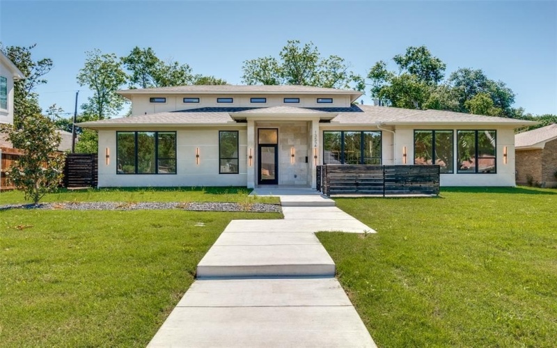 13554 Pyramid Drive, Farmers Branch, TX 75234, 4 Bedrooms Bedrooms, ,5 BathroomsBathrooms,Residential,For Sale,13554 Pyramid Drive,20938682