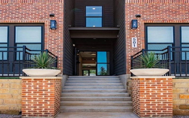 501 N Ewing Avenue #202, Dallas, TX 75203, 1 Bedroom Bedrooms, ,1 BathroomBathrooms,Residential Lease,For Rent,501 N Ewing Avenue,20938046