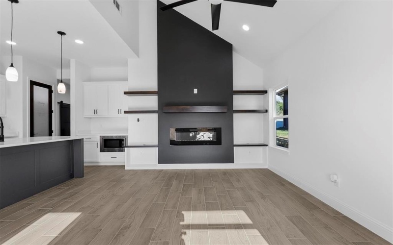 5512 San Jacinto Drive, Granbury, TX 76048, 3 Bedrooms Bedrooms, ,2 BathroomsBathrooms,Residential,For Sale,5512 San Jacinto Drive,20938804