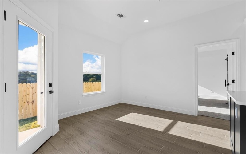 5512 San Jacinto Drive, Granbury, TX 76048, 3 Bedrooms Bedrooms, ,2 BathroomsBathrooms,Residential,For Sale,5512 San Jacinto Drive,20938804