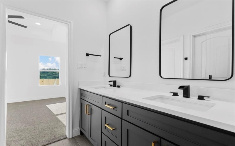 5512 San Jacinto Drive, Granbury, TX 76048, 3 Bedrooms Bedrooms, ,2 BathroomsBathrooms,Residential,For Sale,5512 San Jacinto Drive,20938804