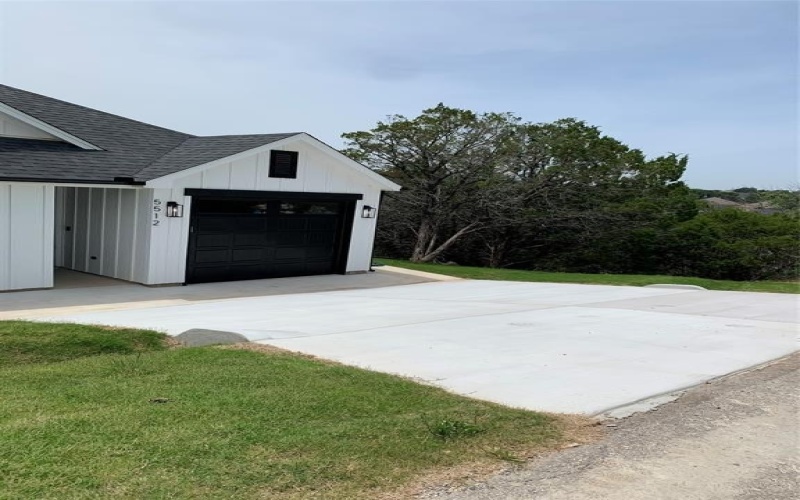 5512 San Jacinto Drive, Granbury, TX 76048, 3 Bedrooms Bedrooms, ,2 BathroomsBathrooms,Residential,For Sale,5512 San Jacinto Drive,20938804
