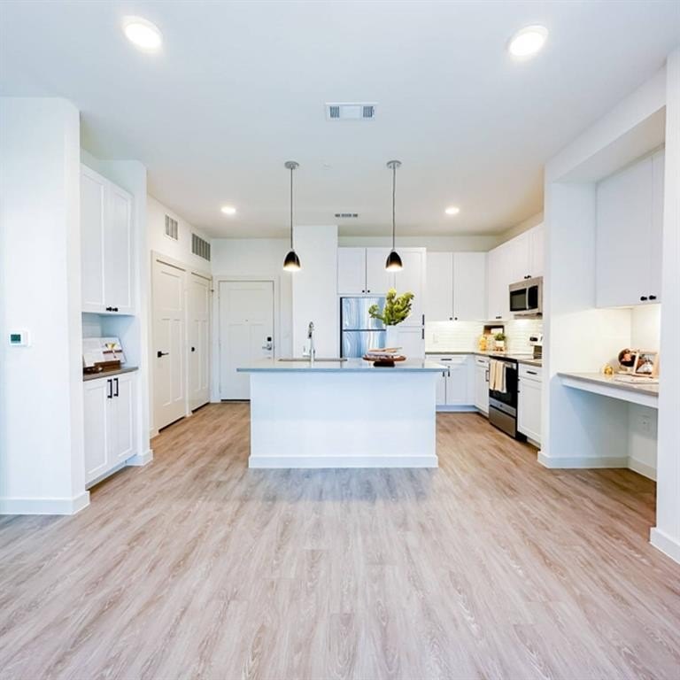 501 N Ewing Avenue #204, Dallas, TX 75203, 2 Bedrooms Bedrooms, ,2 BathroomsBathrooms,Residential Lease,For Rent,501 N Ewing Avenue,20938087