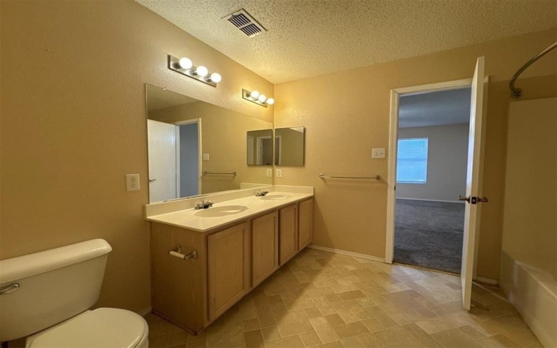 4221 Meadowknoll Drive, Fort Worth, TX 76123, 3 Habitaciones Habitaciones , ,2 BañosBaños,Residential Lease,En Alquiler,4221 Meadowknoll Drive,20938382