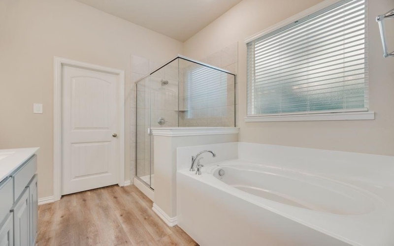 1301 Hickory Court, Weatherford, TX 76086, 4 Bedrooms Bedrooms, ,3 BathroomsBathrooms,Residential,For Sale,1301 Hickory Court,20939136