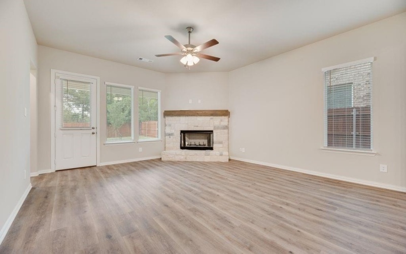 1301 Hickory Court, Weatherford, TX 76086, 4 Bedrooms Bedrooms, ,3 BathroomsBathrooms,Residential,For Sale,1301 Hickory Court,20939136