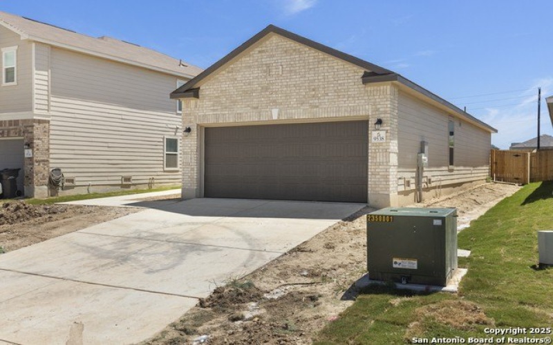 9538 Reinhartz Way, San Antonio, TX 78221, 3 Habitaciones Habitaciones , ,2 BañosBaños,Residential,En Venta,9538 Reinhartz Way,1847071