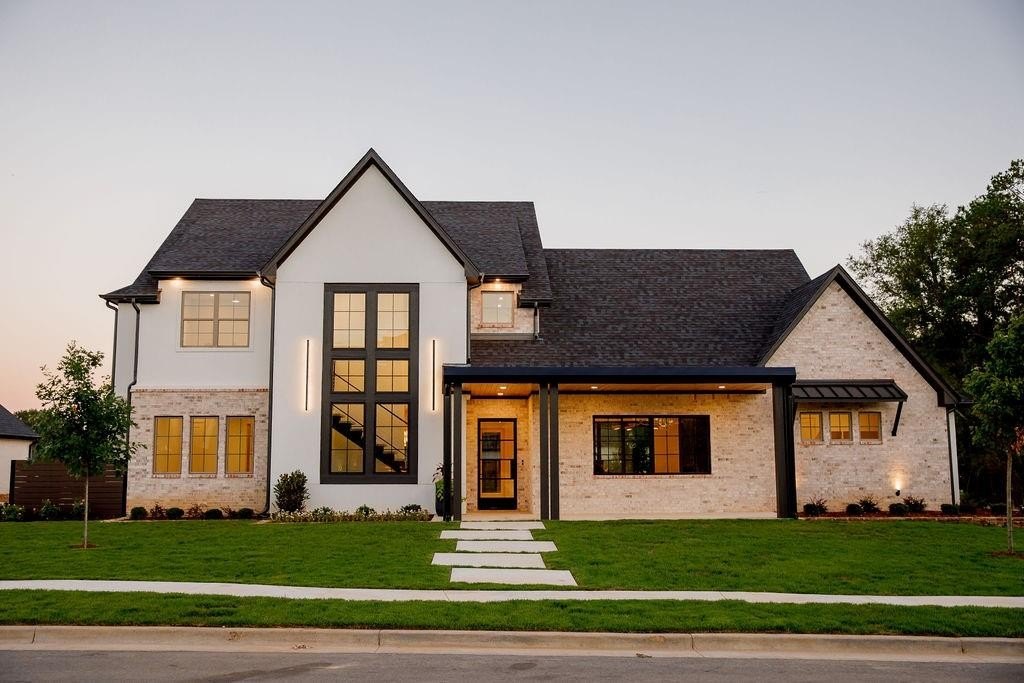 1596 Maple, Tyler, TX 75703, 5 Bedrooms Bedrooms, ,5 BathroomsBathrooms,Residential,For Sale,1596 Maple,20939182