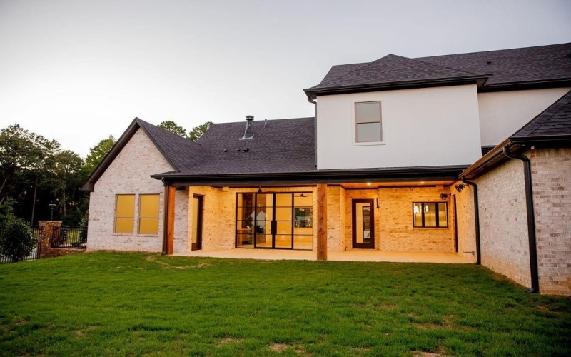 1596 Maple, Tyler, TX 75703, 5 Bedrooms Bedrooms, ,5 BathroomsBathrooms,Residential,For Sale,1596 Maple,20939182