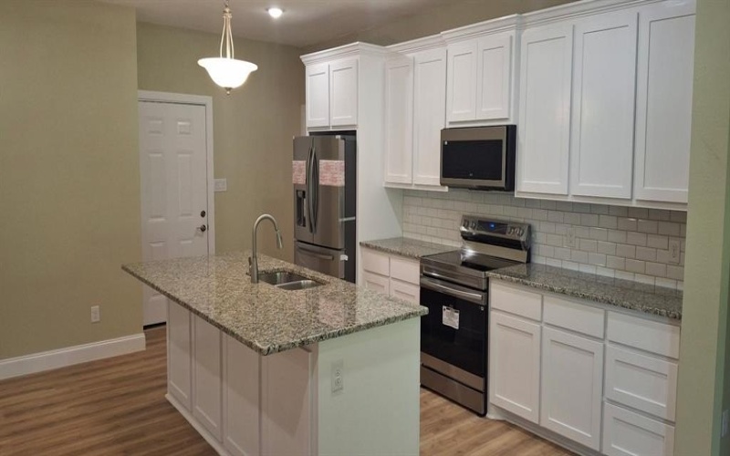 901 Holiday Hills, Mineral Wells, TX 76067, 4 Bedrooms Bedrooms, ,3 BathroomsBathrooms,Residential,For Sale,901 Holiday Hills,20939213
