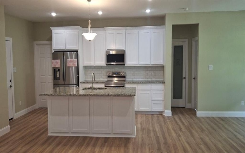 901 Holiday Hills, Mineral Wells, TX 76067, 4 Bedrooms Bedrooms, ,3 BathroomsBathrooms,Residential,For Sale,901 Holiday Hills,20939213