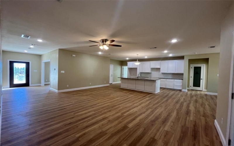 901 Holiday Hills, Mineral Wells, TX 76067, 4 Bedrooms Bedrooms, ,3 BathroomsBathrooms,Residential,For Sale,901 Holiday Hills,20939213