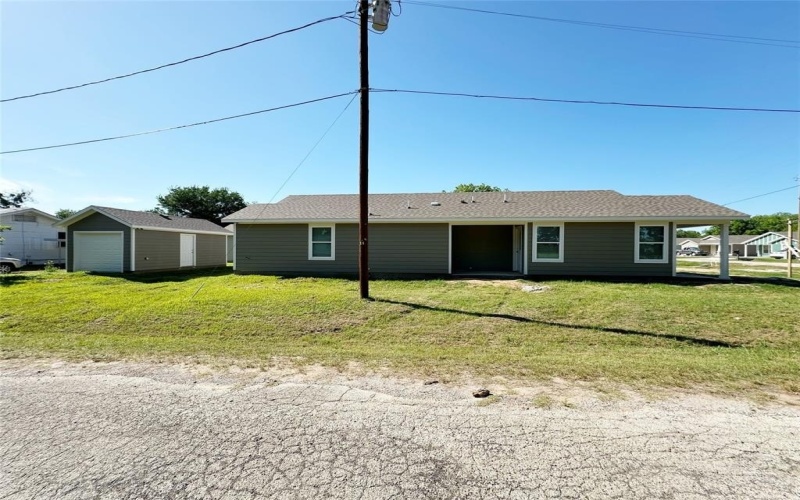 318 SW 14th, Mineral Wells, TX 76067, 3 Bedrooms Bedrooms, ,2 BathroomsBathrooms,Residential,For Sale,318 SW 14th,20939234