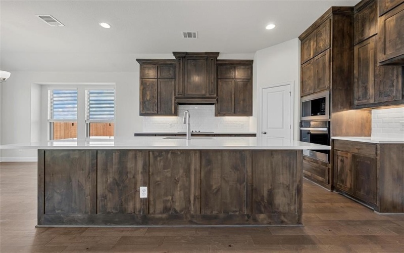 507 Broken Spoke Trail, Waco, TX 76657, 3 Habitaciones Habitaciones , ,2 BañosBaños,Residential,En Venta,507 Broken Spoke Trail,225682