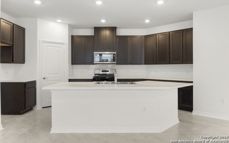 13210 CLUB HOUSE BLVD., San Antonio, TX 78221, 3 Habitaciones Habitaciones , ,2 BañosBaños,Residential,En Venta,13210 CLUB HOUSE BLVD.,1849360