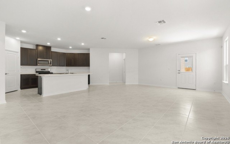 13210 CLUB HOUSE BLVD., San Antonio, TX 78221, 3 Habitaciones Habitaciones , ,2 BañosBaños,Residential,En Venta,13210 CLUB HOUSE BLVD.,1849360