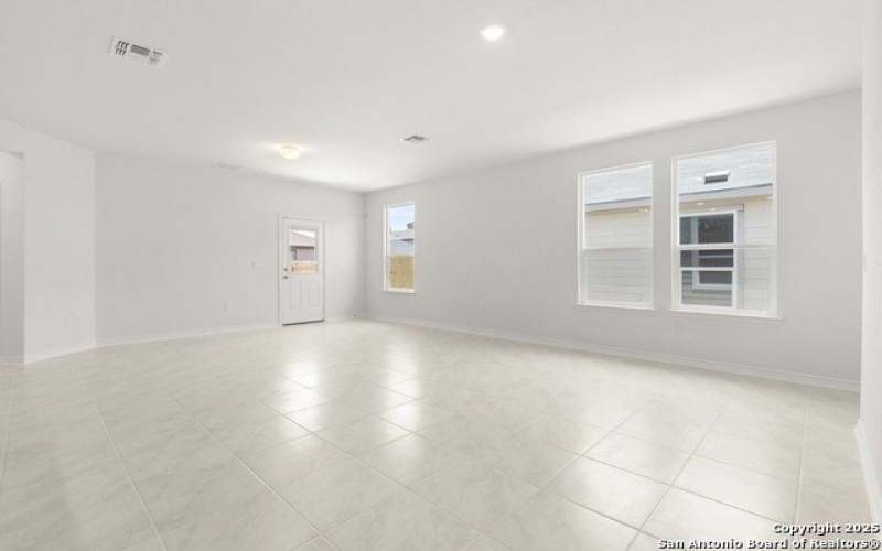 13210 CLUB HOUSE BLVD., San Antonio, TX 78221, 3 Habitaciones Habitaciones , ,2 BañosBaños,Residential,En Venta,13210 CLUB HOUSE BLVD.,1849360