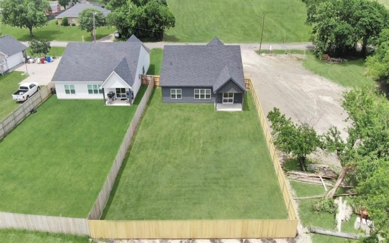 909 Maple Street, Farmersville, TX 75442, 3 Habitaciones Habitaciones , ,2 BañosBaños,Residential,En Venta,909 Maple Street,20939722